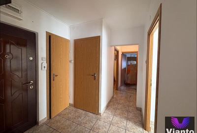 Apartament cu 3 camere decomandat, mobilat în Ștrand - 2