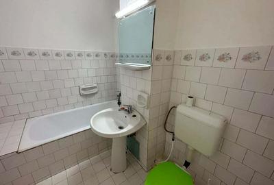 2 camere. Decomandat. Disponibil IMEDIAT - 1