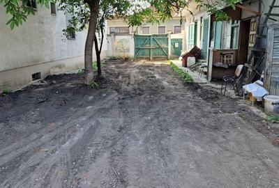 Casă cu 4 camere cu Teren 128 Mp în Central - 1