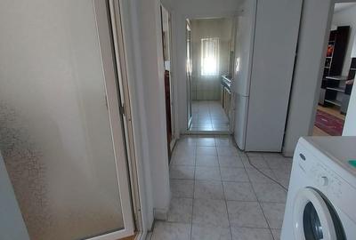 Apartament cu 3 camere decomandat în Micro 4 - 12