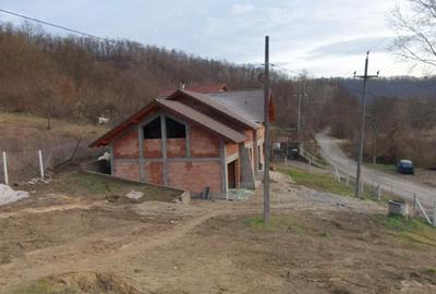 Casă cu 2 camere cu Teren 1500 Mp în Popești - 1