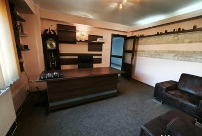 Spațiu comercial, de 50 mp, în Central - 9