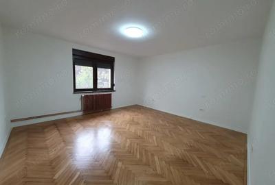 De inchiriat 3 camere la parterul unei Vile- 2537 - 4