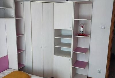 Apartament cu 3 camere semidecomandat în Pantelimon