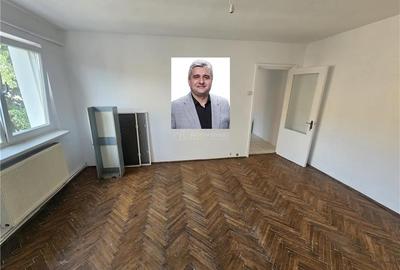 Apartament cu 2 camere nedecomandat, mobilat în Micro II