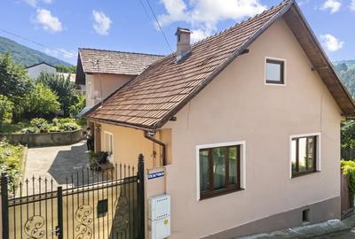 Casa singur in curte Schei - 9