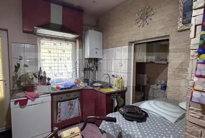 Apartament cu 3 camere decomandat în Independenței