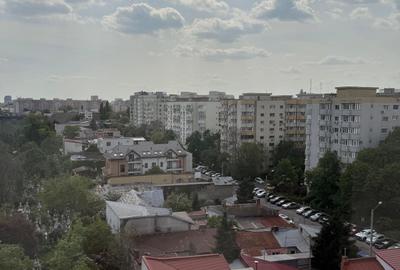 Apartament cu 2 camere decomandat în Teiul Doamnei - 11