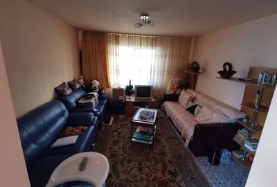 Apartament cu 3 camere semidecomandat în Central - 3
