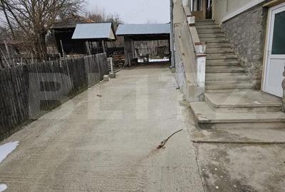 Casă cu 3 camere cu Teren 6300 Mp în Central - 2