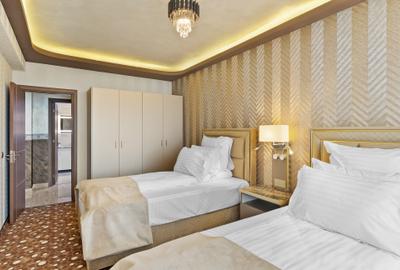 Apartament cu 4 camere decomandat, mobilat în Tractorul - 8