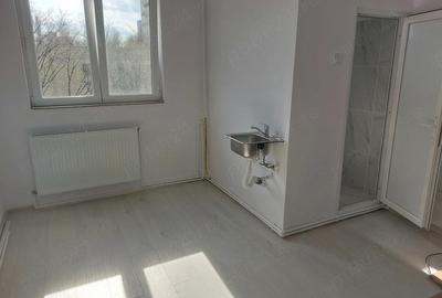 Garsonieră nedecomandată în Apărătorii Patriei