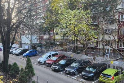 Apartament cu 3 camere semidecomandat în Berceni - 6