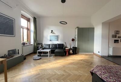 Apartament într-o clădire istorică - zonă centrală, malul canalului Apartament într-o clădire istorică - zonă centrală, malul canalului - 3