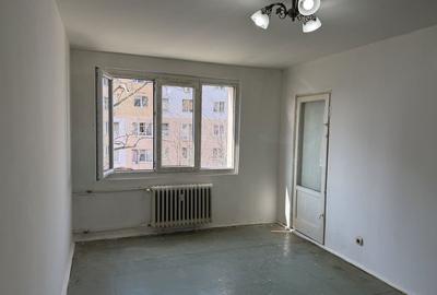 Apartament cu 3 camere decomandat în Titan - 1