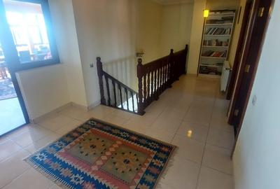 Apartament -5 camere -decomandat-Zona Fundeni - 31