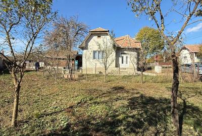 Casă cu 3 camere în Central - 1