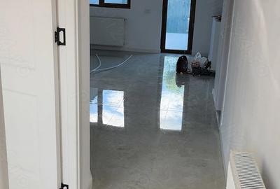 Apartament cu 4 camere semidecomandat în Central - 2