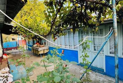 Casă cu 6 camere cu Teren 1100 Mp în Grindu - 1