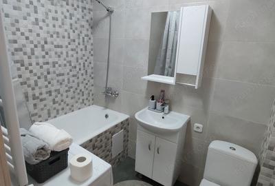 Garsonieră decomandată în 1 Mai