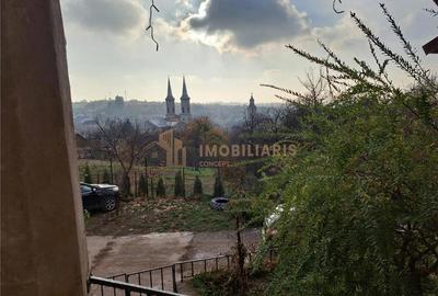 Casă cu Teren 758 Mp în Central - 15