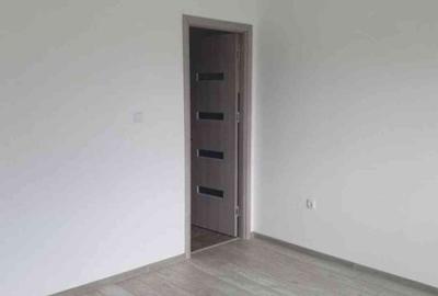 Casă cu 4 camere cu Teren 250 Mp în Malu Mare - 6