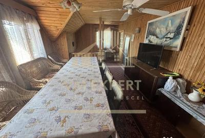 Casă cu 11 camere cu Teren 893 Mp în Lerești - 1