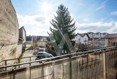 Apartament cu 3 camere decomandat în Lupeni - 16