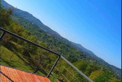 Casă cu 3 camere în Central - 1