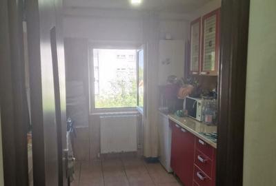 Apartament cu 2 camere semidecomandat în Fetești-Gară - 2