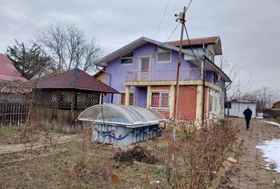 Casă cu 6 camere în Tâncăbești - 2