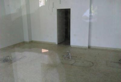 Spațiu comercial, de 800 mp, în Central - 3