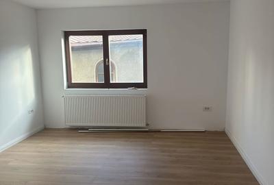 Casă cu 3 camere în Central - 8