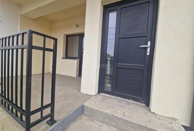 Casa P+E , teren 276 mp, parte dintr-un triplex - Statia de Salvare - 2