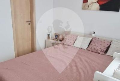 Apartament cu 3 camere, mobilat în Tractorul - 2