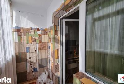 Apartament cu 2 camere decomandat în Micro 17