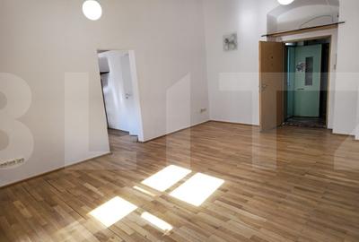 Apartament de vanzare, cu 1 camera, 40 mp, zona Unirii Apartament de vanzare, cu 1 camera, 40 mp, zona Unirii - 4