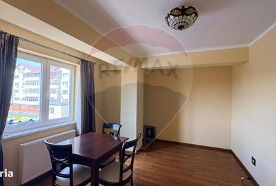 Apartament cu 3 camere în Central - 2