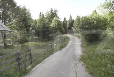 Teren de 16945 mp, în Central - 1