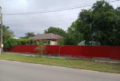 Casă cu 3 camere cu Teren 1500 Mp în Central - 1