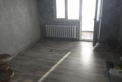 Apartament cu 3 camere decomandat în Central - 1
