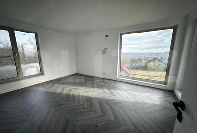 Casă cu 5 camere cu Teren 1000 Mp în Central - 10