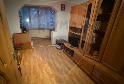Apartament cu 3 camere de vanzare in zona Calea Bucuresti - 1