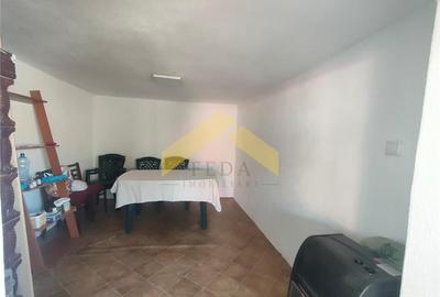 Casa de vanzare 3 camere Iratosu - 9