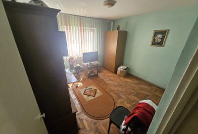 Apartament cu 3 camere decomandat, mobilat în Central - 1