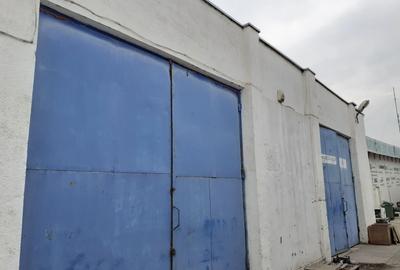 Spațiu comercial, de 725 mp, în Exterior Est - 14