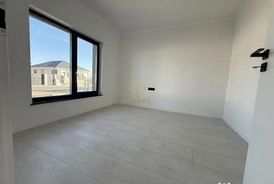 Casă cu 4 camere cu Teren 420 Mp în Mărtinești - 1