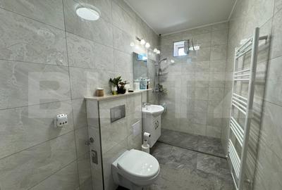 Apartament cu 3 camere decomandat, 70 mp, zona Decebal - 11