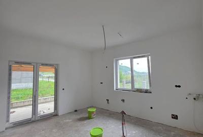 Casă cu 4 camere cu Teren 500 Mp în Central - 9