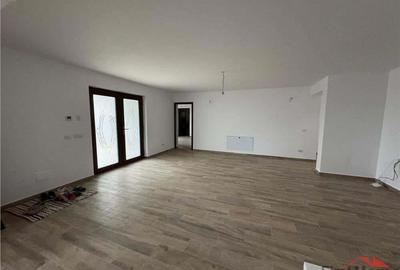 Vila deosebita Parter + Mansarda de vanzare in Odobesti - 2